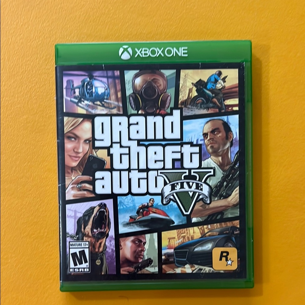 Grand Theft Auto V (5) Xbox One video game